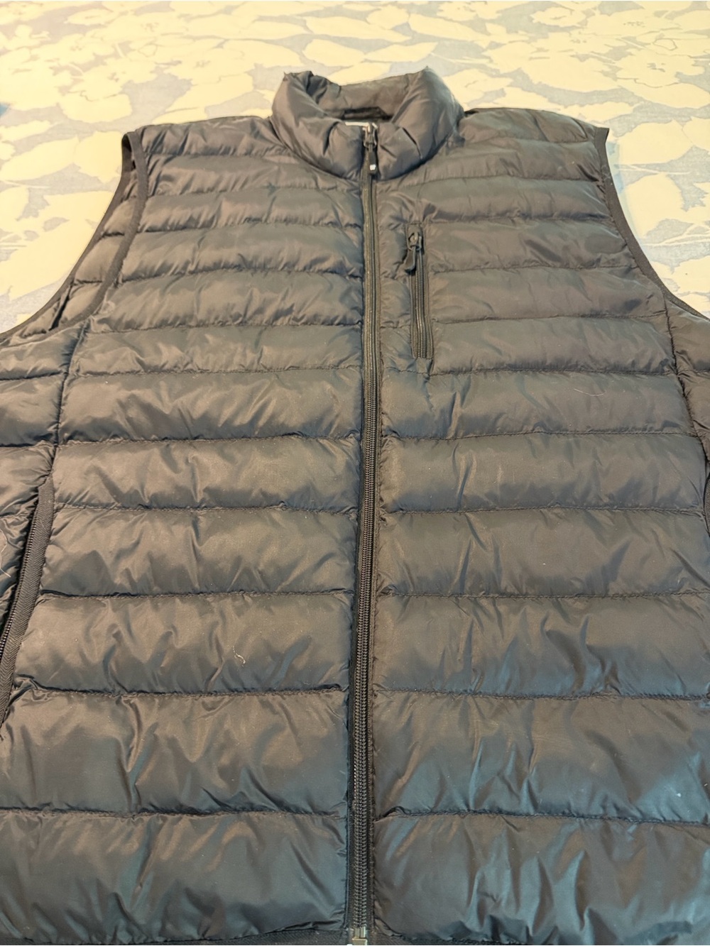 32 Degrees Men's Quilted Puffer Vest in Dark Gray